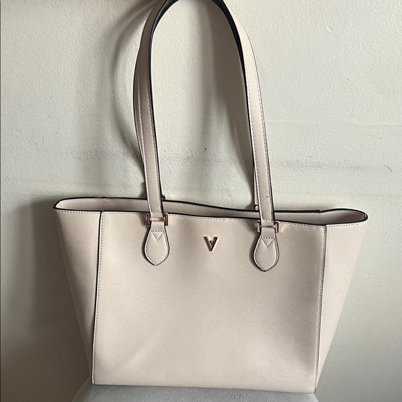 Vanessa Williams Handbags - Vanessa Williams Cream Tote Bag with Double Straps